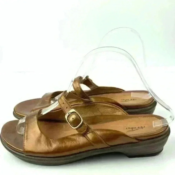 Dansko sandals size 38 7.5-8 patent leather mules - Picture 3 of 9